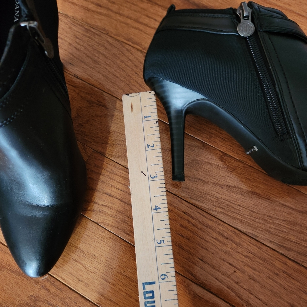 Striking Dana Buchman booties ladies size 7 - Picture 2 of 4